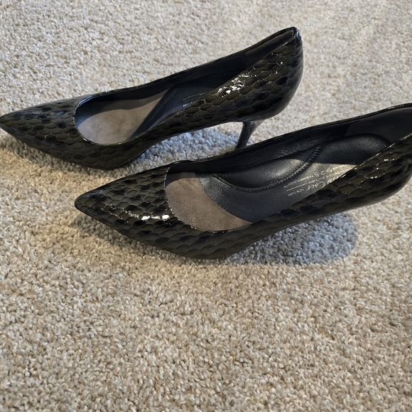 Kenneth Cole 925 Heels - Picture 4 of 8